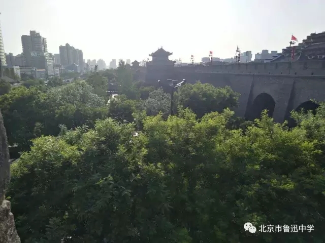 03西安城墙的敌楼.webp.jpg