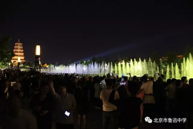 23大雁塔广场的音乐喷泉.webp.jpg