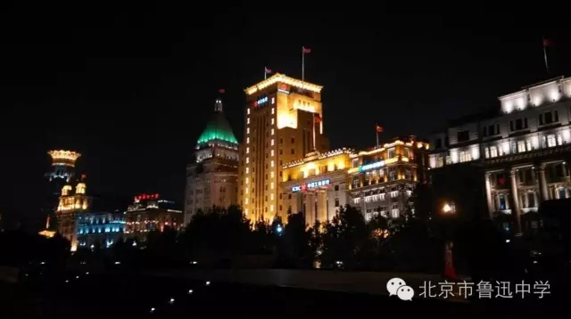 05夜色中的外滩.webp.jpg