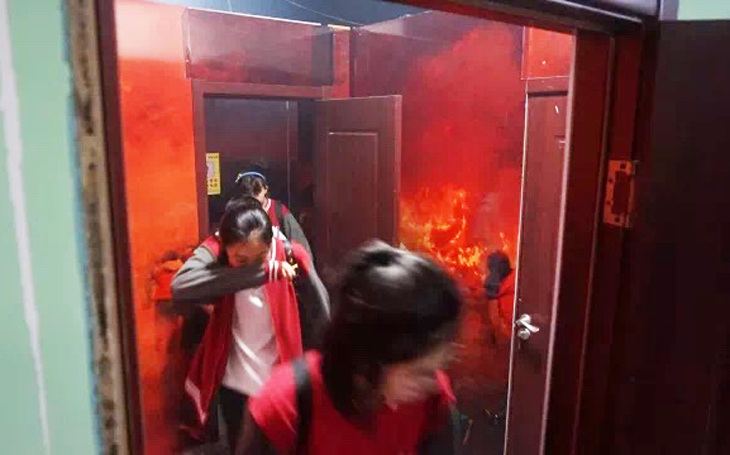02  而后同学们又依次参观体验了地震1150603528.jpg