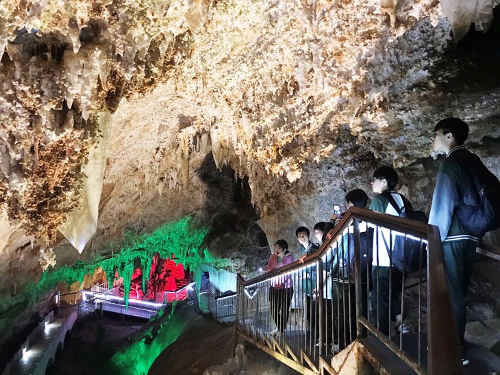 04石花洞目前探测到有七层.jpg