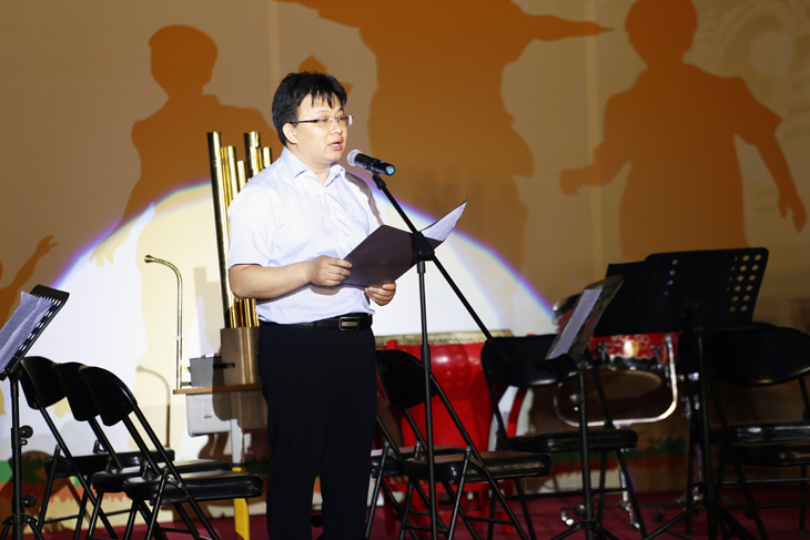 2 IMG_0340初一年级主任何成波致辞.jpg